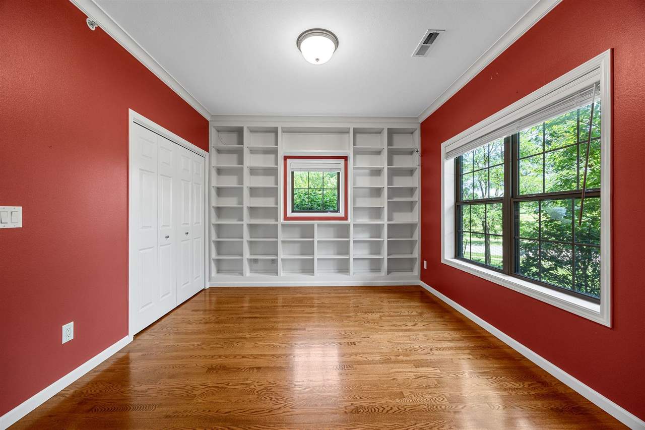 852 Foster Rd