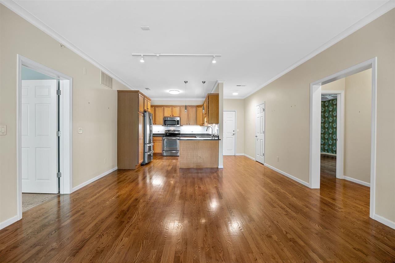 852 Foster Rd