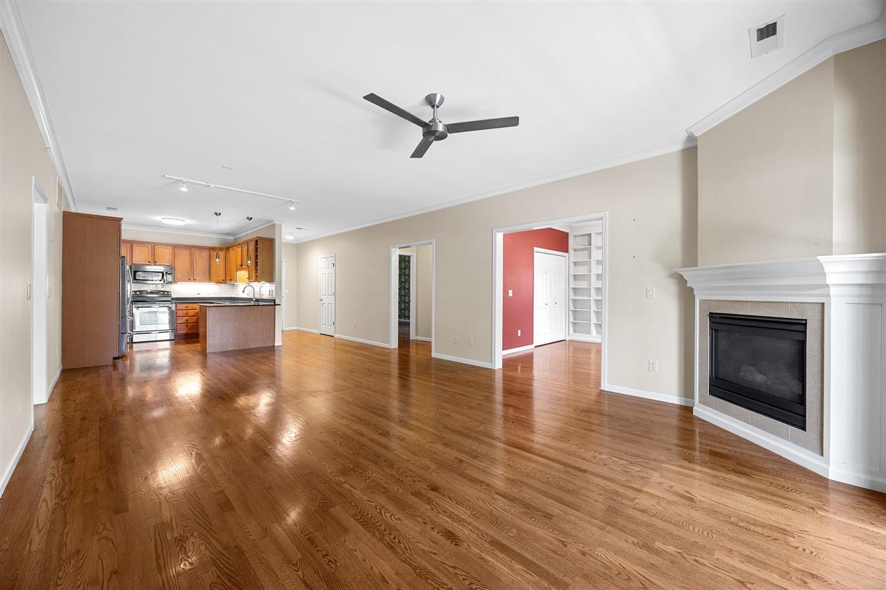 852 Foster Rd
