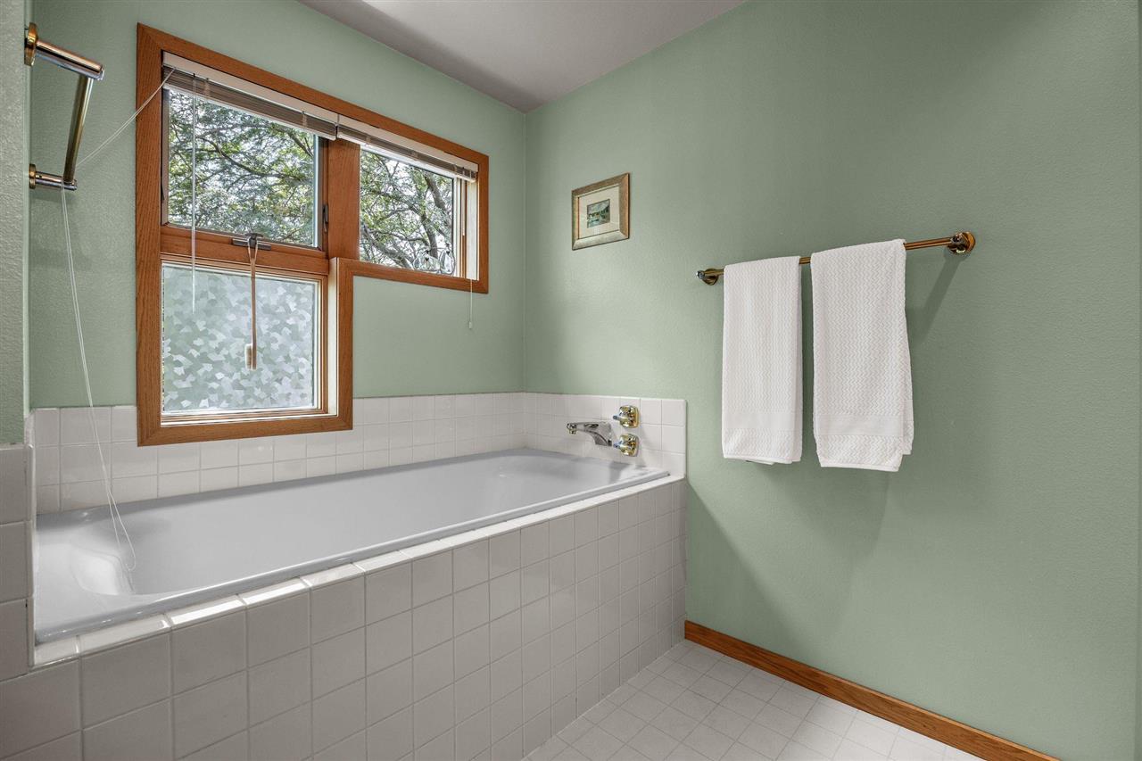 1902 Woodberry Ct