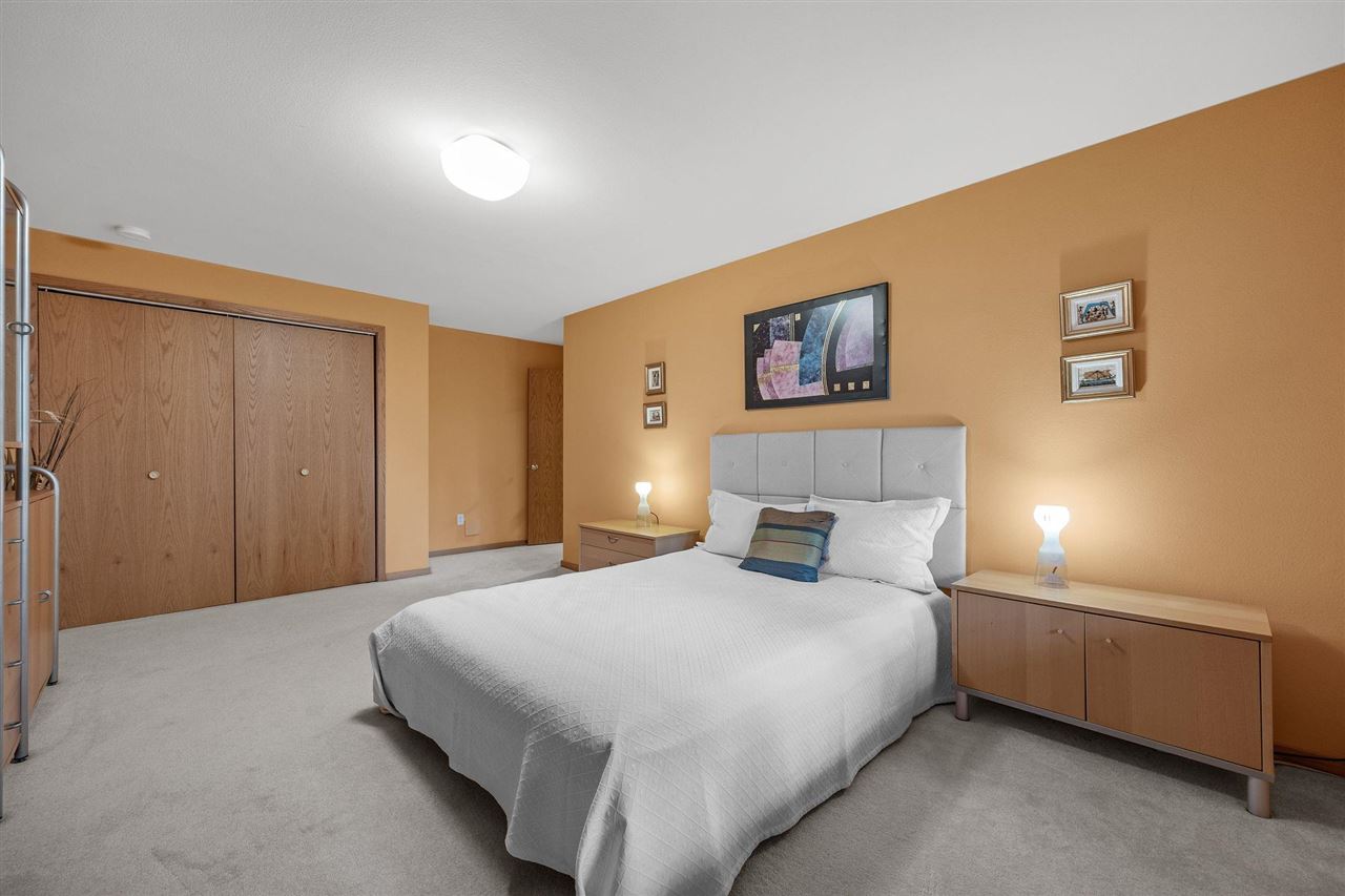 1902 Woodberry Ct