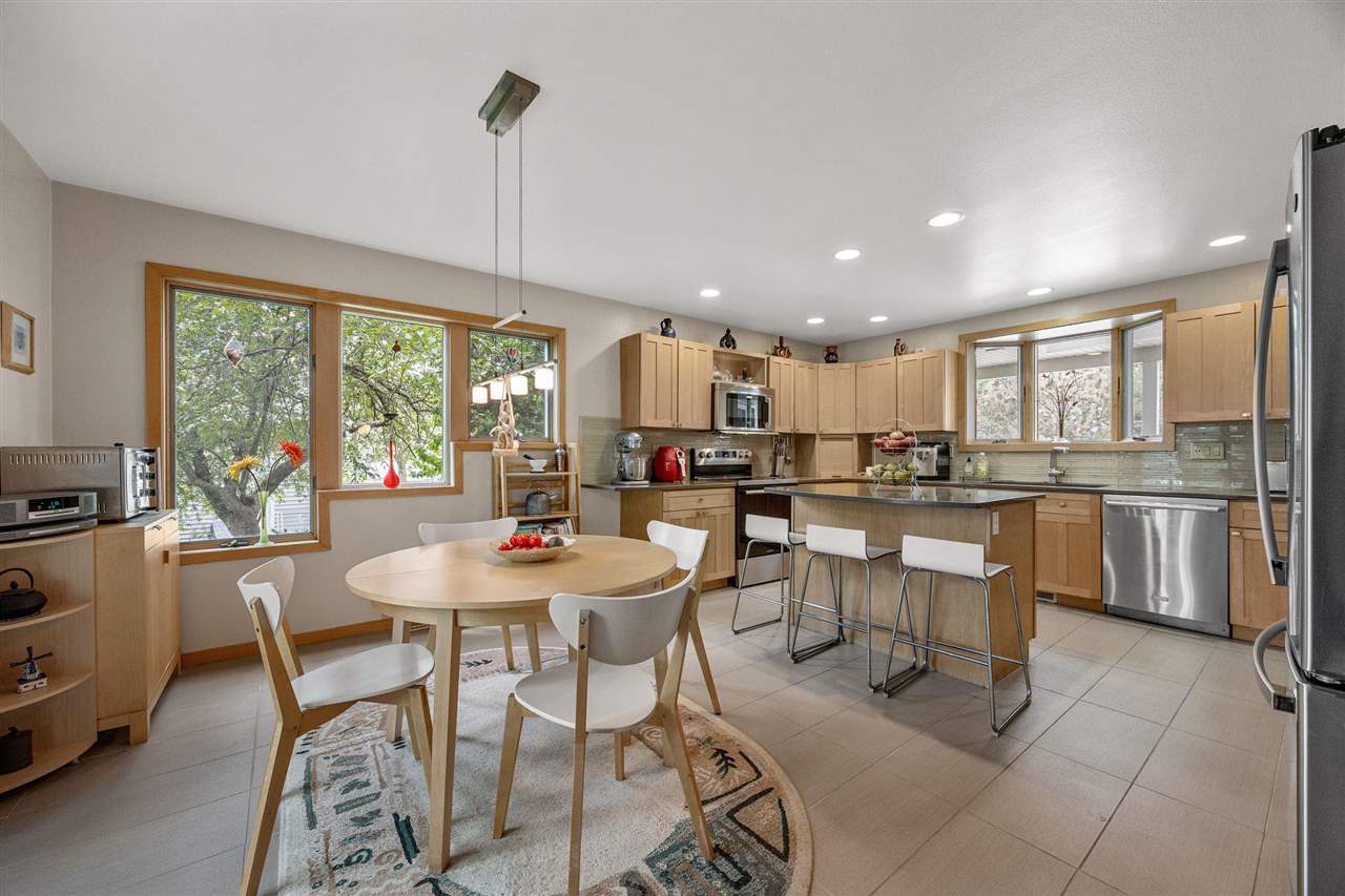 1902 Woodberry Ct