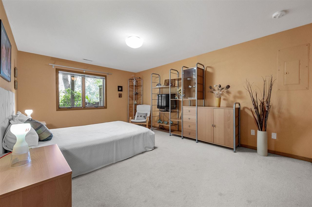 1902 Woodberry Ct