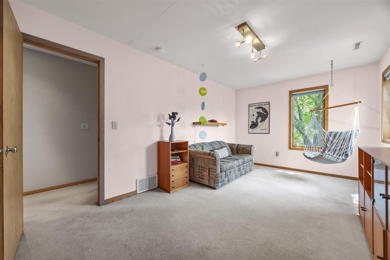 1902 Woodberry Ct
