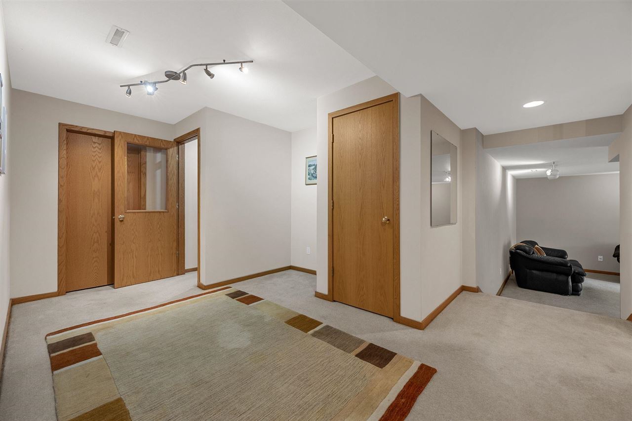 1902 Woodberry Ct