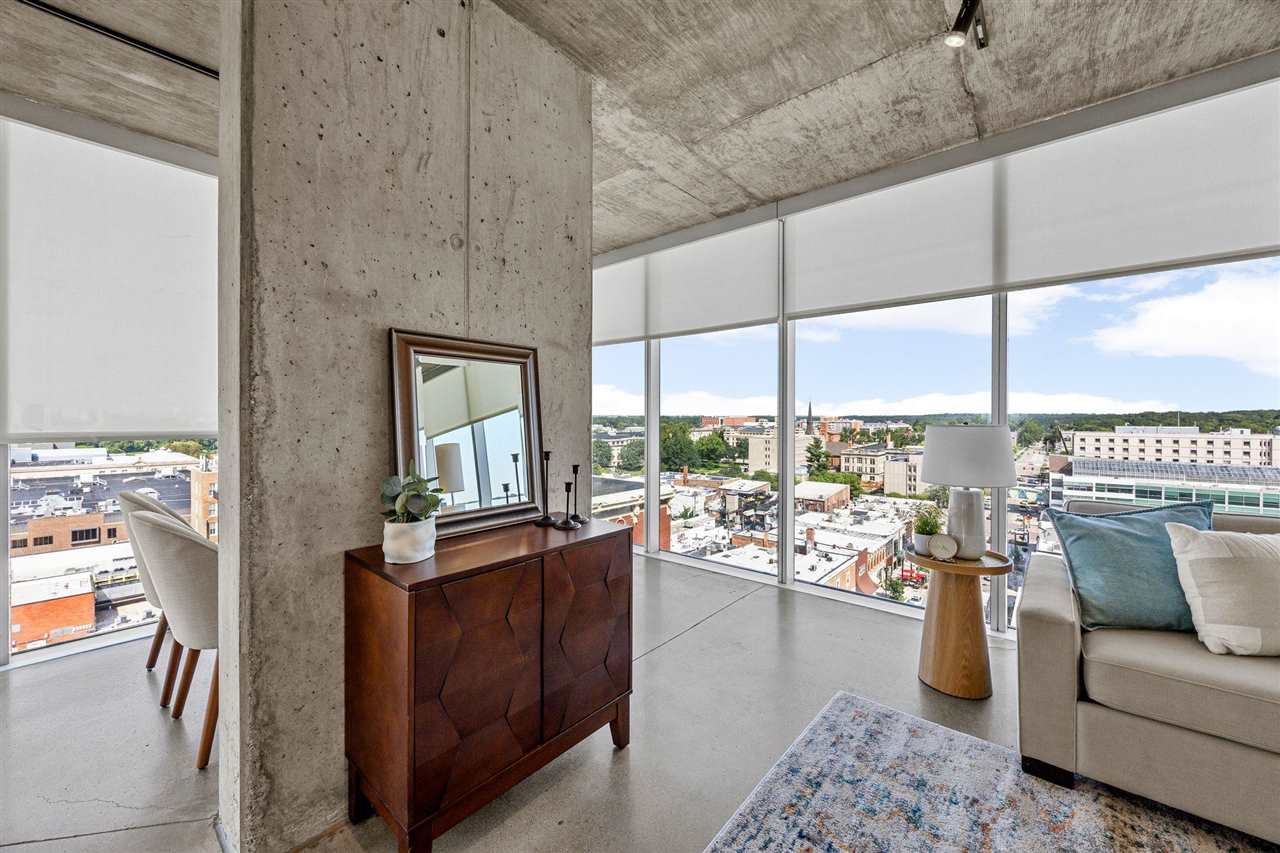 201 E Washington St Unit: No. 1102