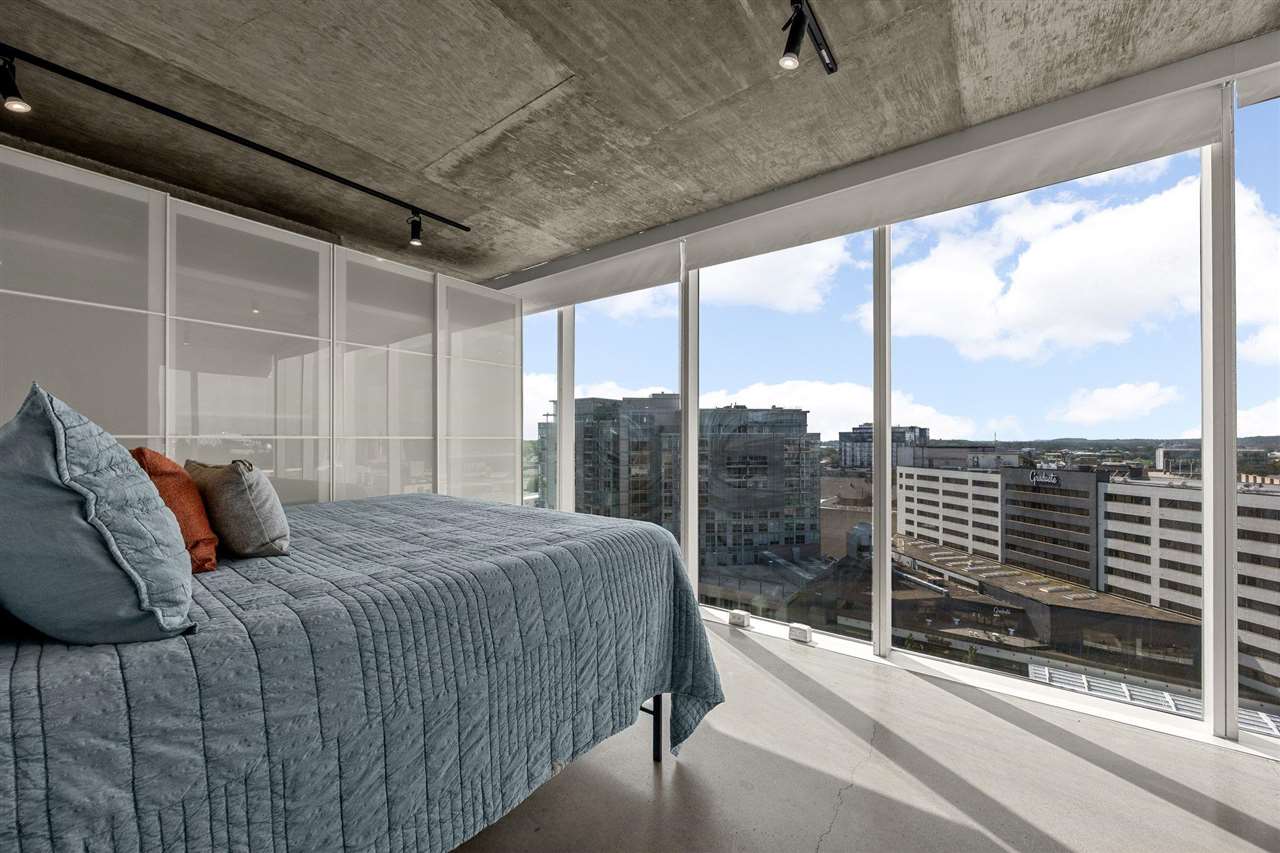 201 E Washington St Unit: No. 1102