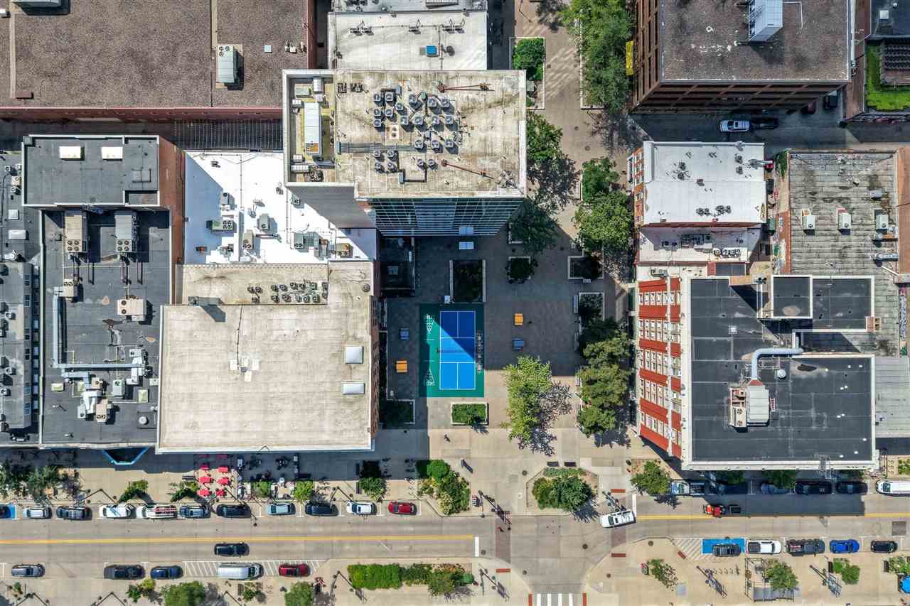 201 E Washington St Unit: No. 1102