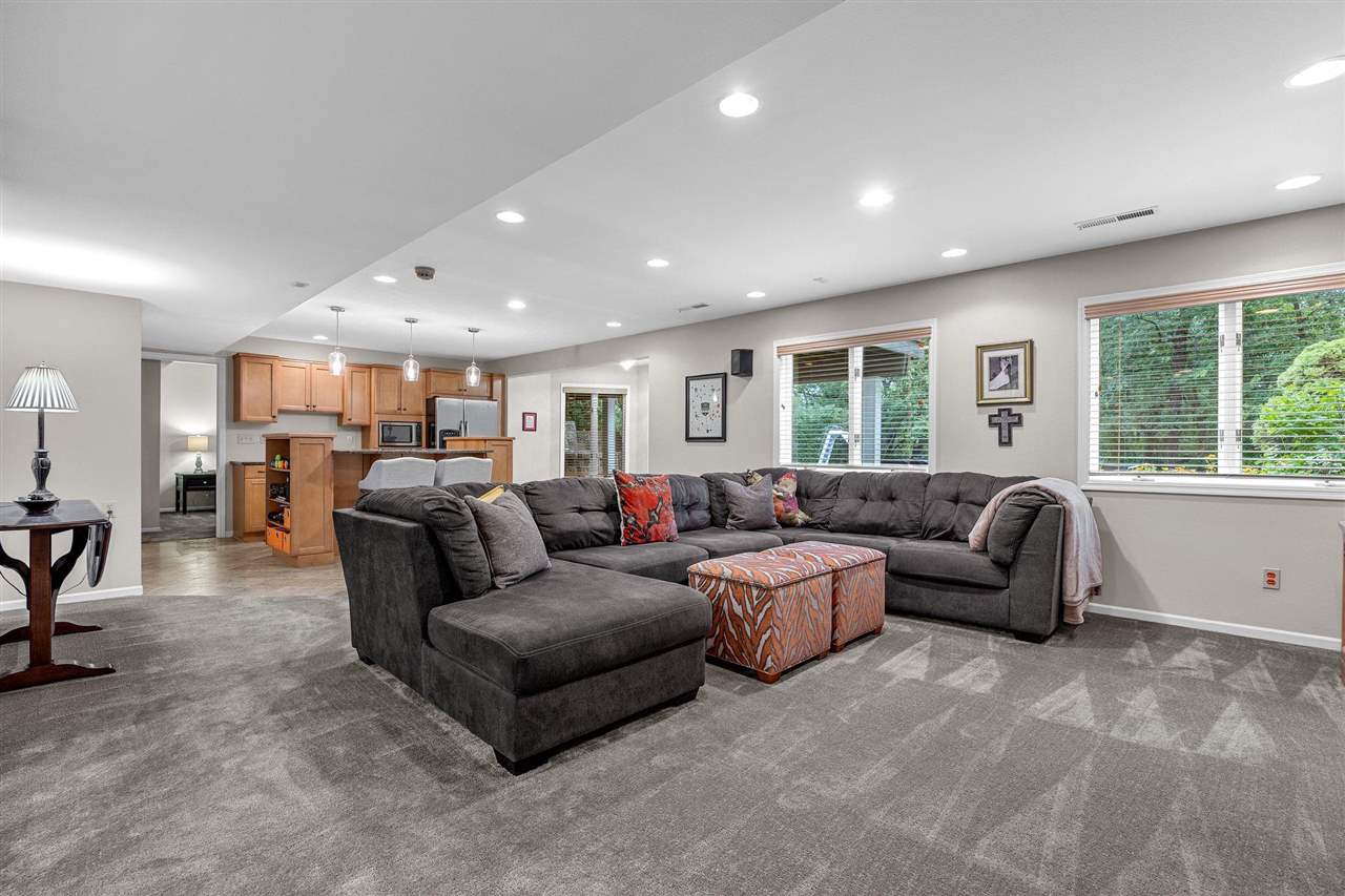 3004 Forest Gate Cir NE