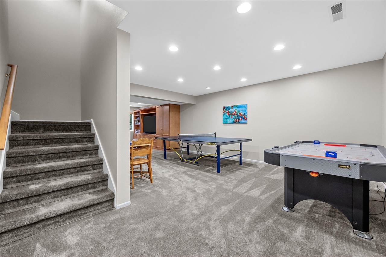 3004 Forest Gate Cir NE