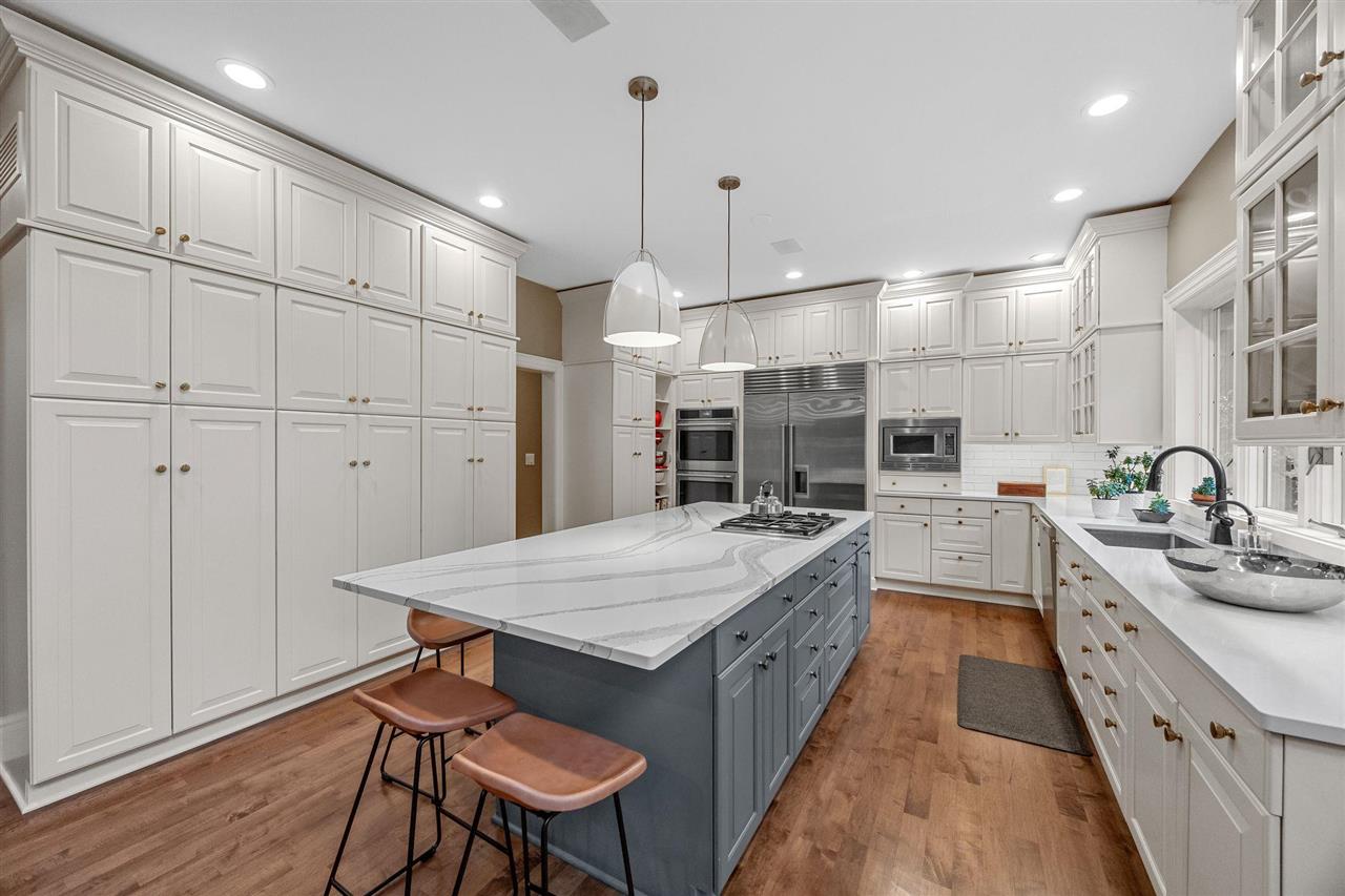 3004 Forest Gate Cir NE
