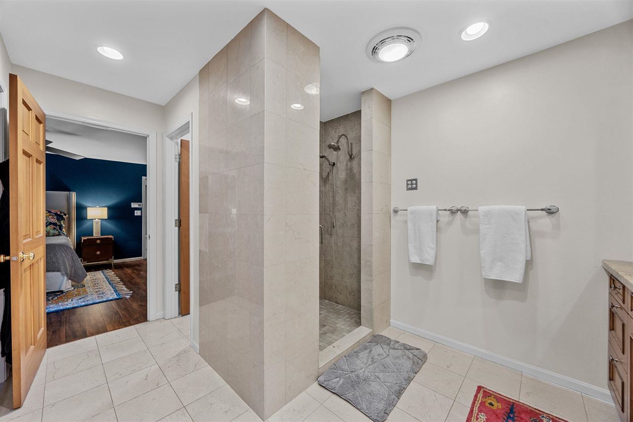 3004 Forest Gate Cir NE