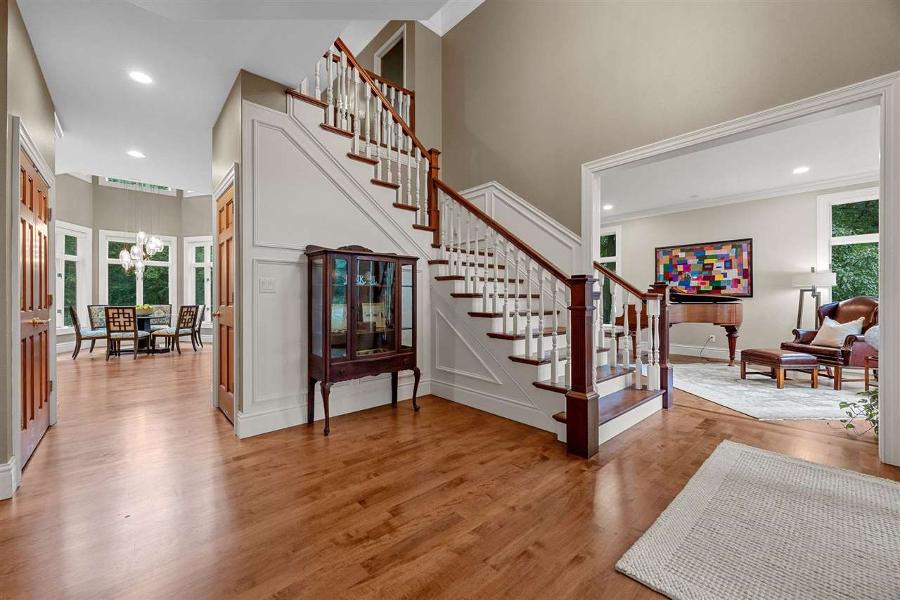 3004 Forest Gate Cir NE