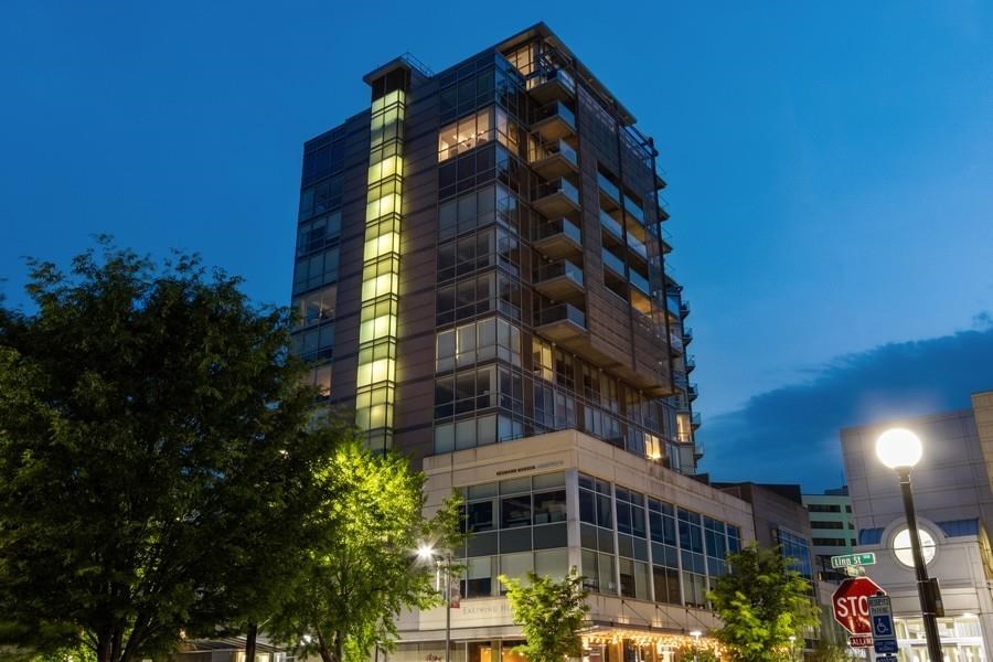 221 E College St Unit: 1206