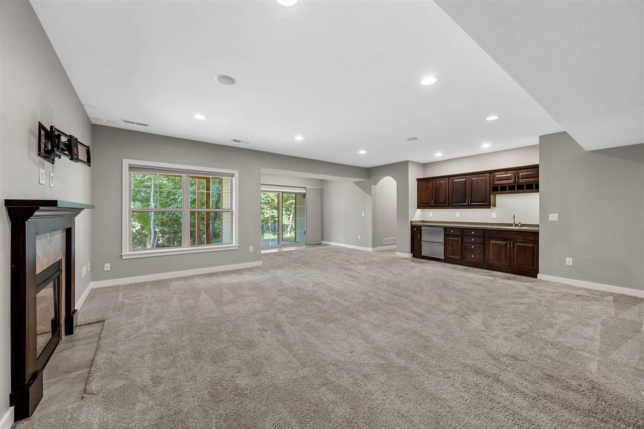 856 Sugar Loaf Circle