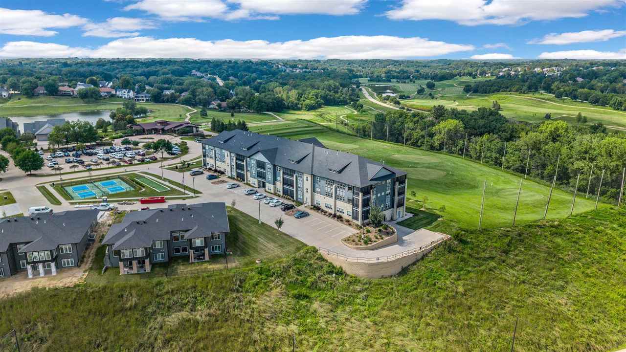 1920 Country Club Drive Unit: 306