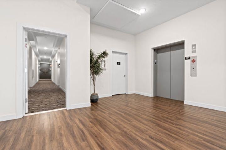 1920 Country Club Drive Unit: 306