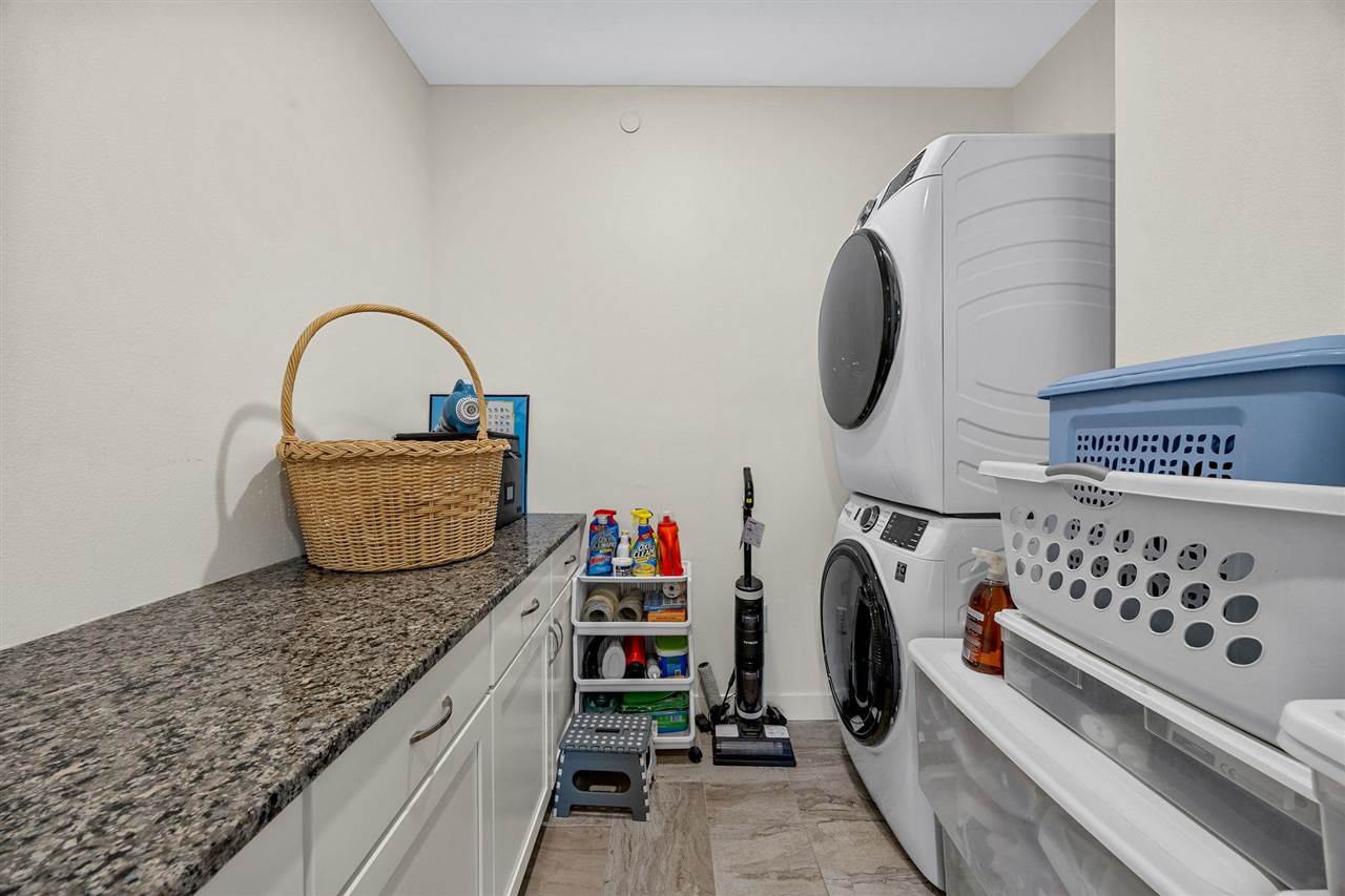1920 Country Club Drive Unit: 306