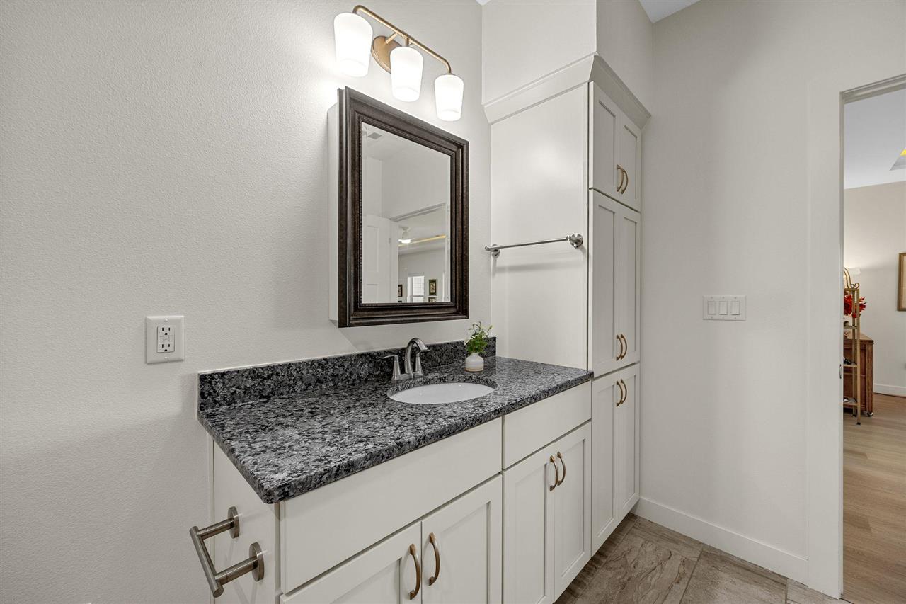 1920 Country Club Drive Unit: 306