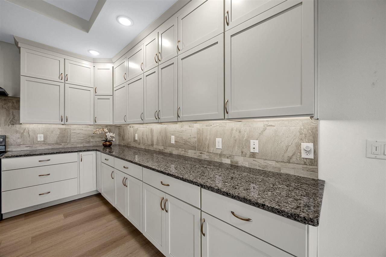 1920 Country Club Drive Unit: 306