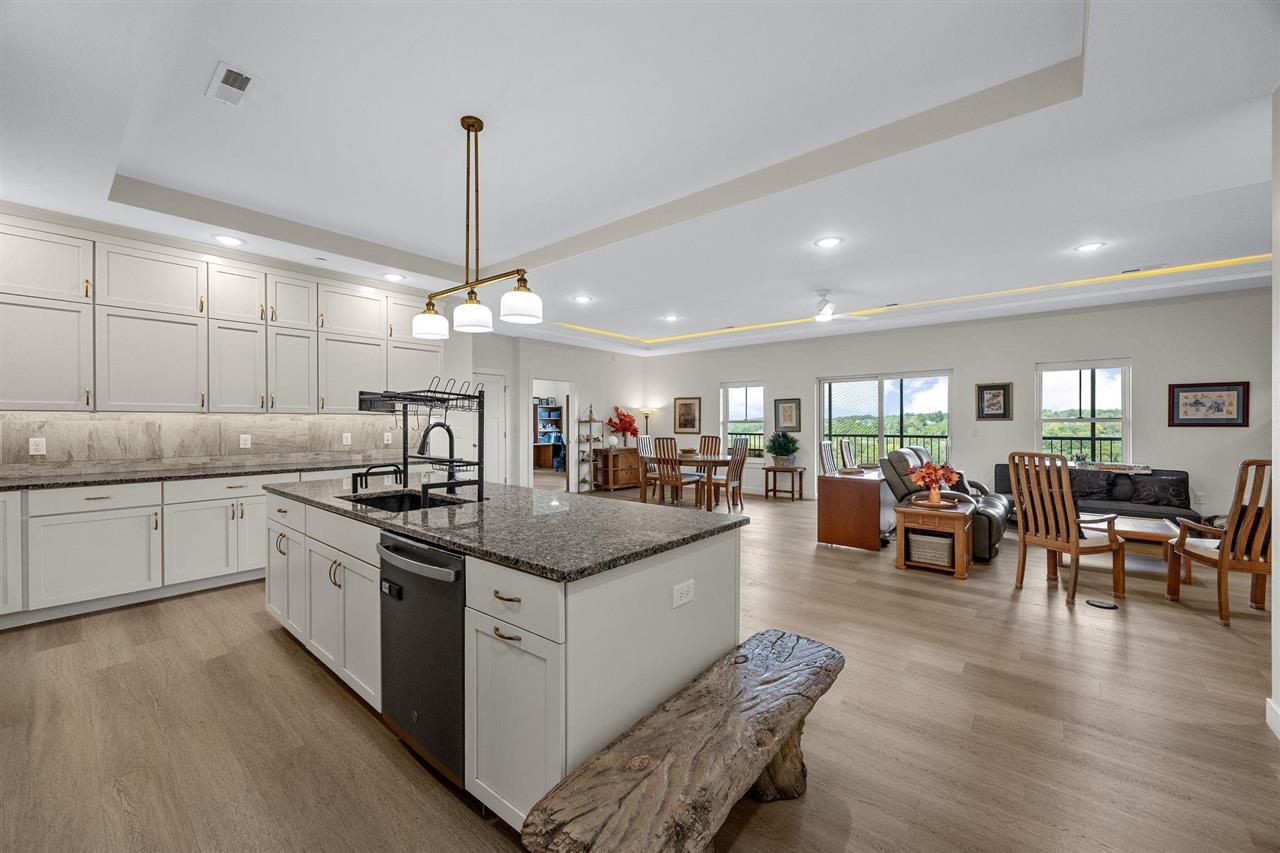 1920 Country Club Drive Unit: 306