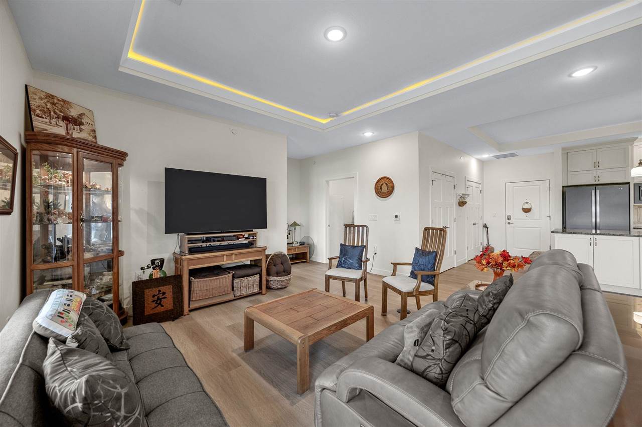 1920 Country Club Drive Unit: 306