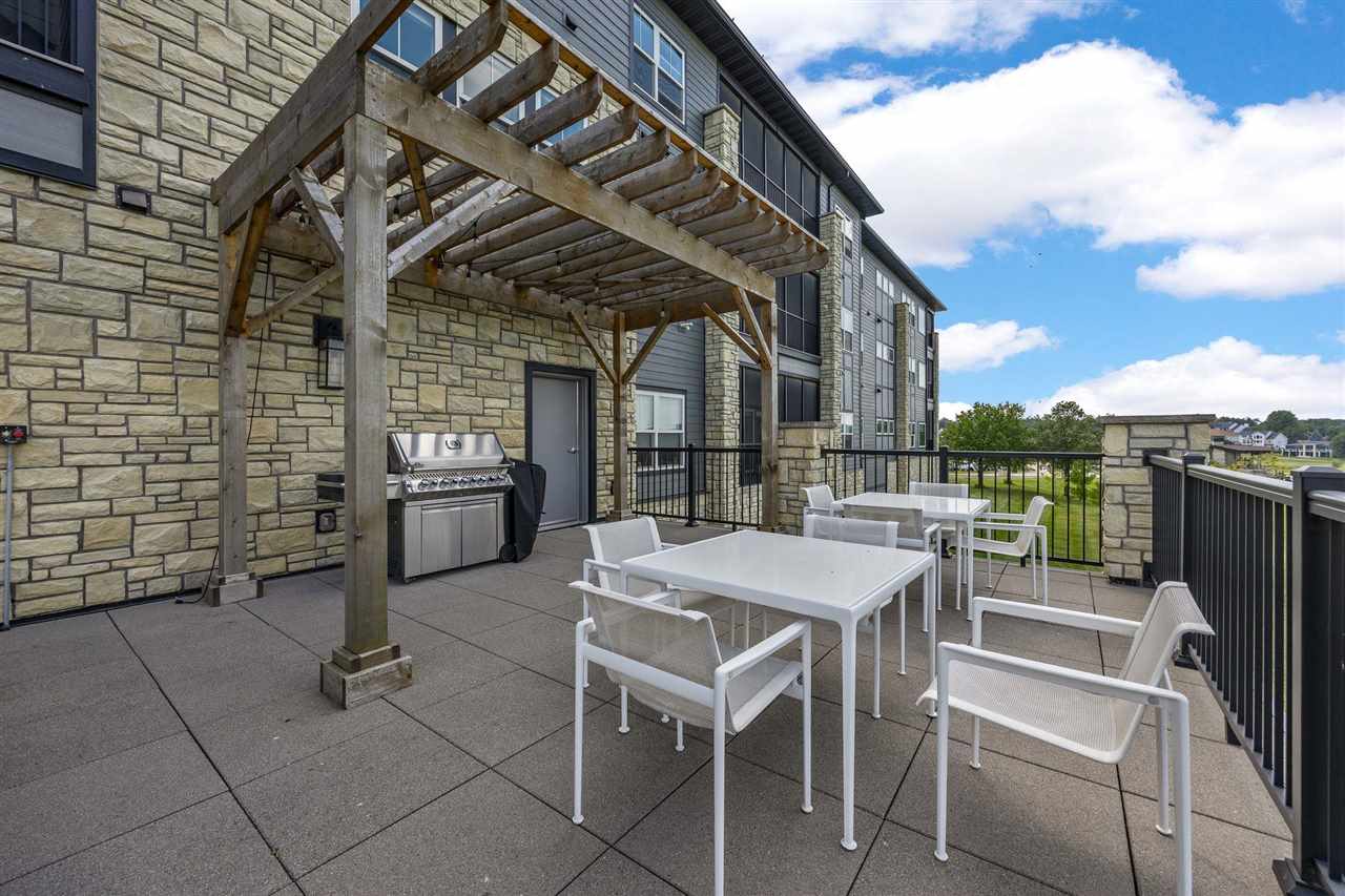 1920 Country Club Drive Unit: 306