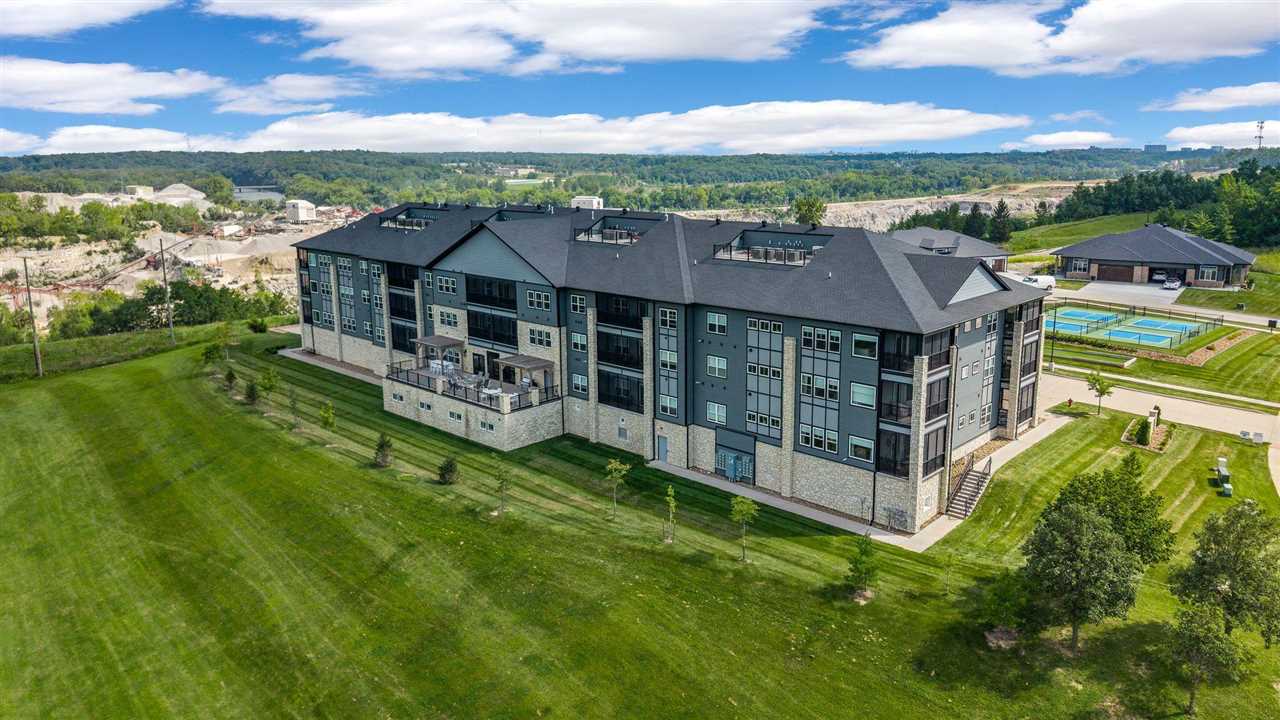 1920 Country Club Drive Unit: 306