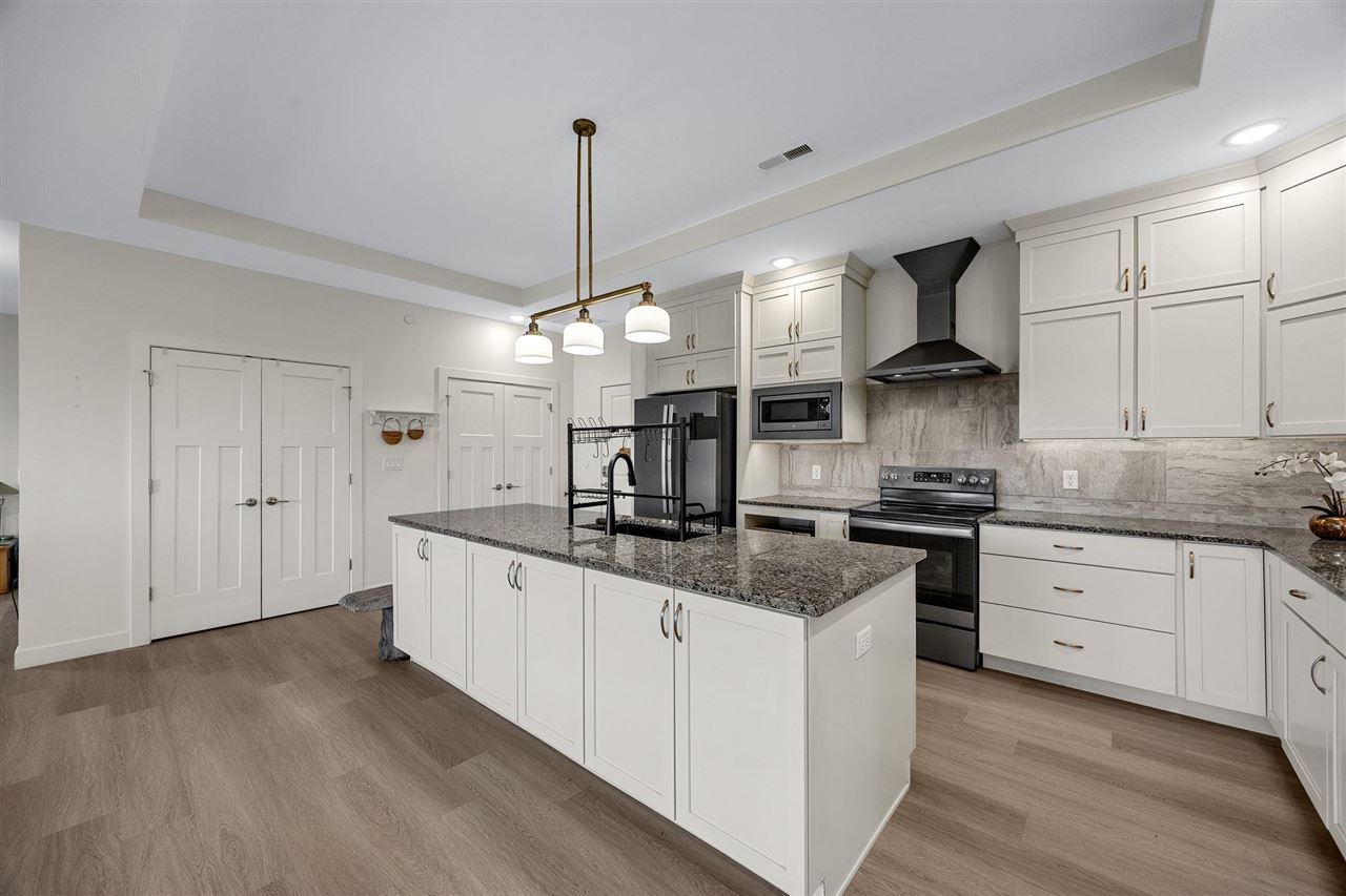 1920 Country Club Drive Unit: 306
