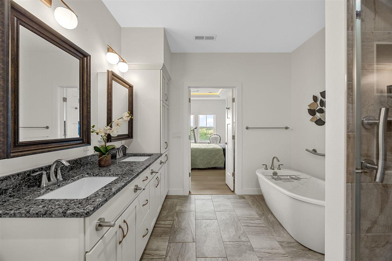 1920 Country Club Drive Unit: 306