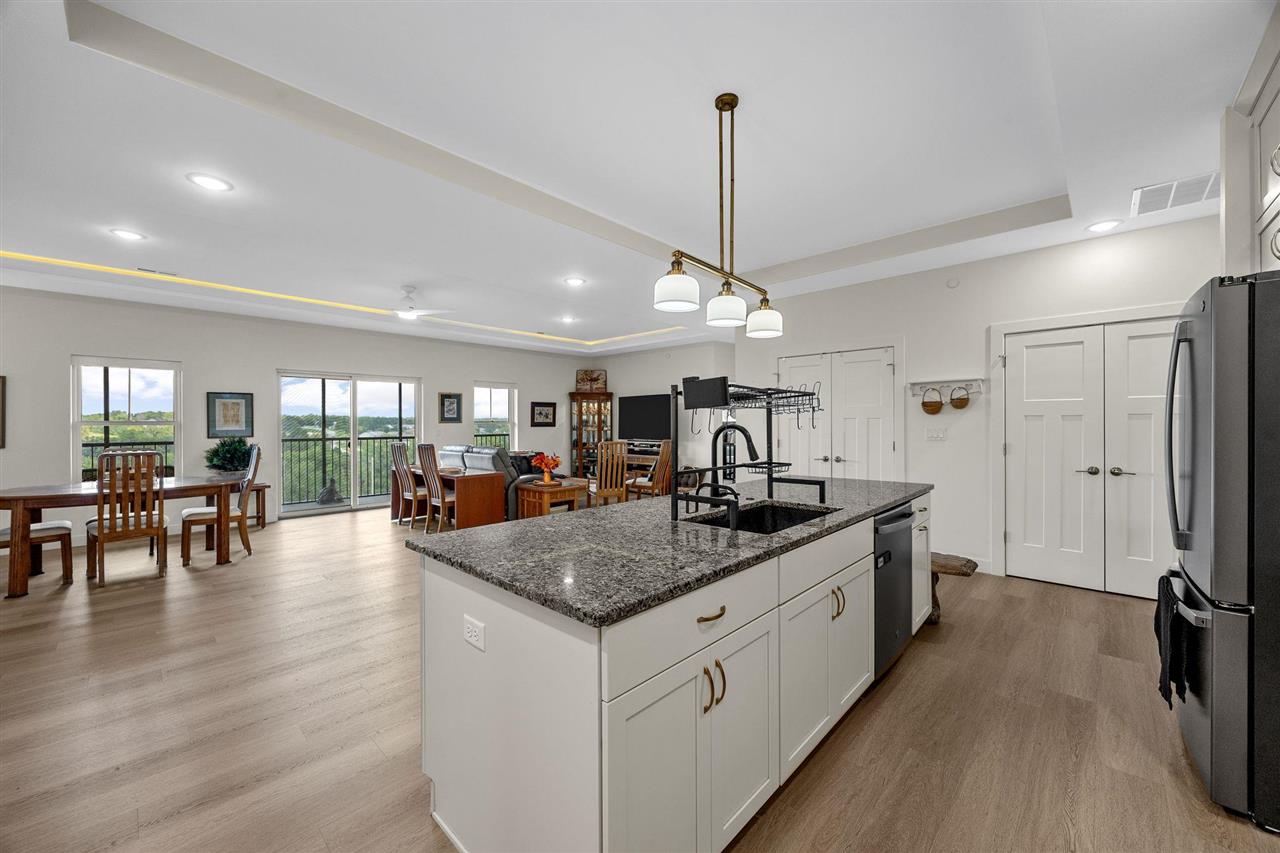 1920 Country Club Drive Unit: 306