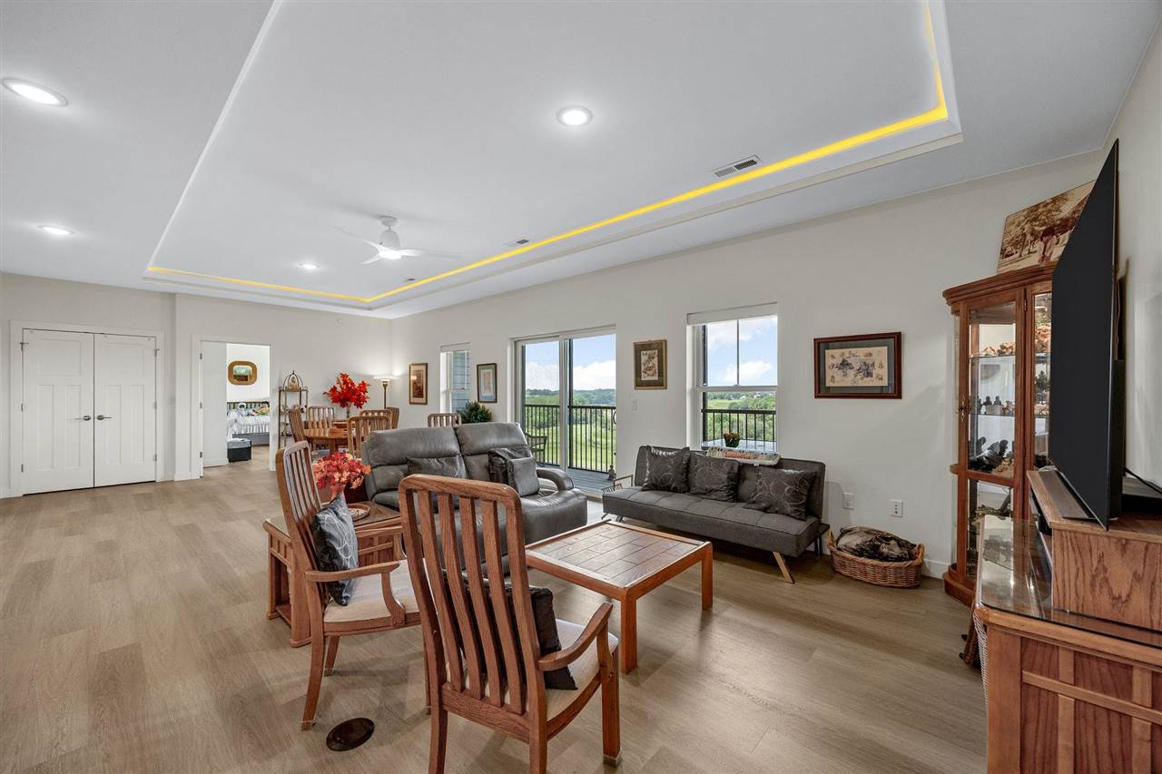 1920 Country Club Drive Unit: 306