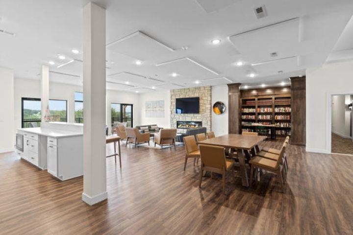 1920 Country Club Drive Unit: 108