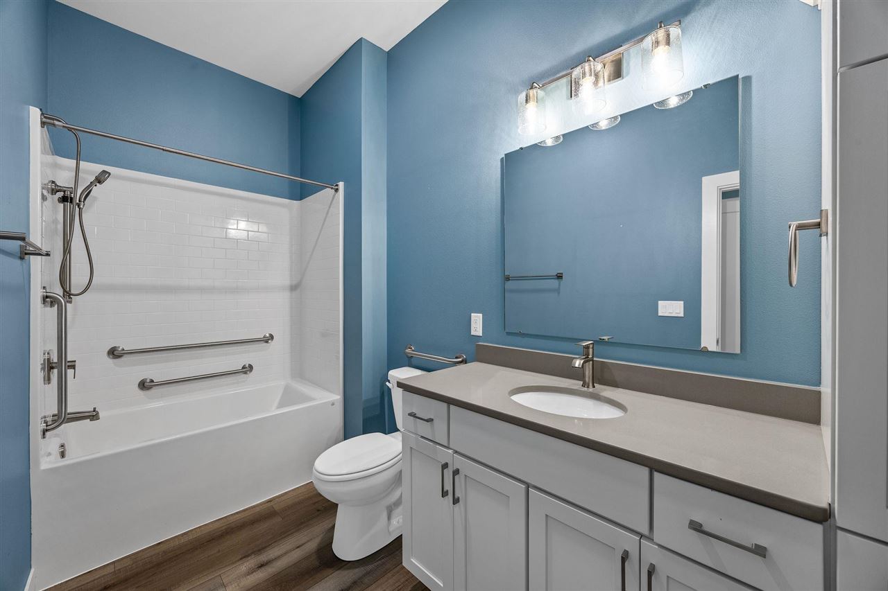 1920 Country Club Drive Unit: 108