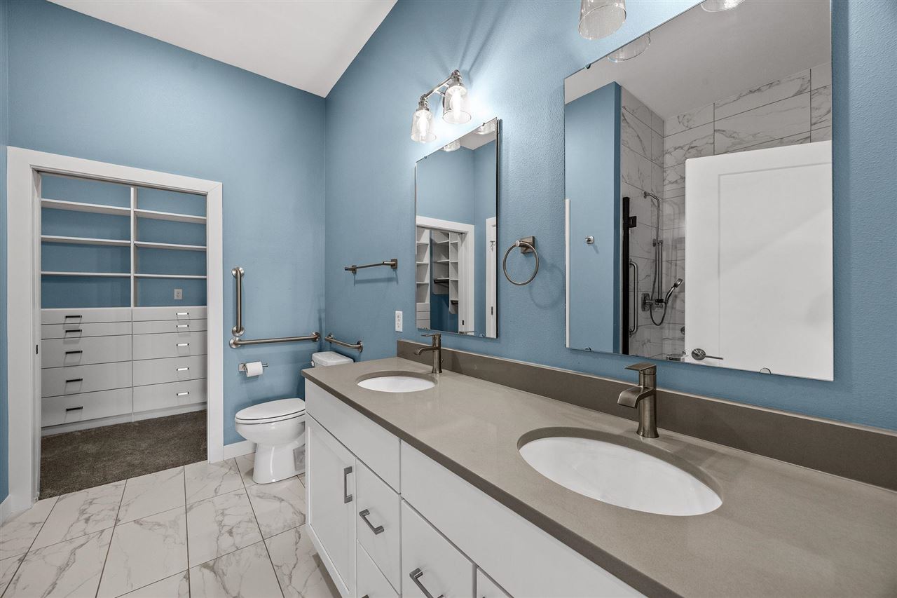 1920 Country Club Drive Unit: 108