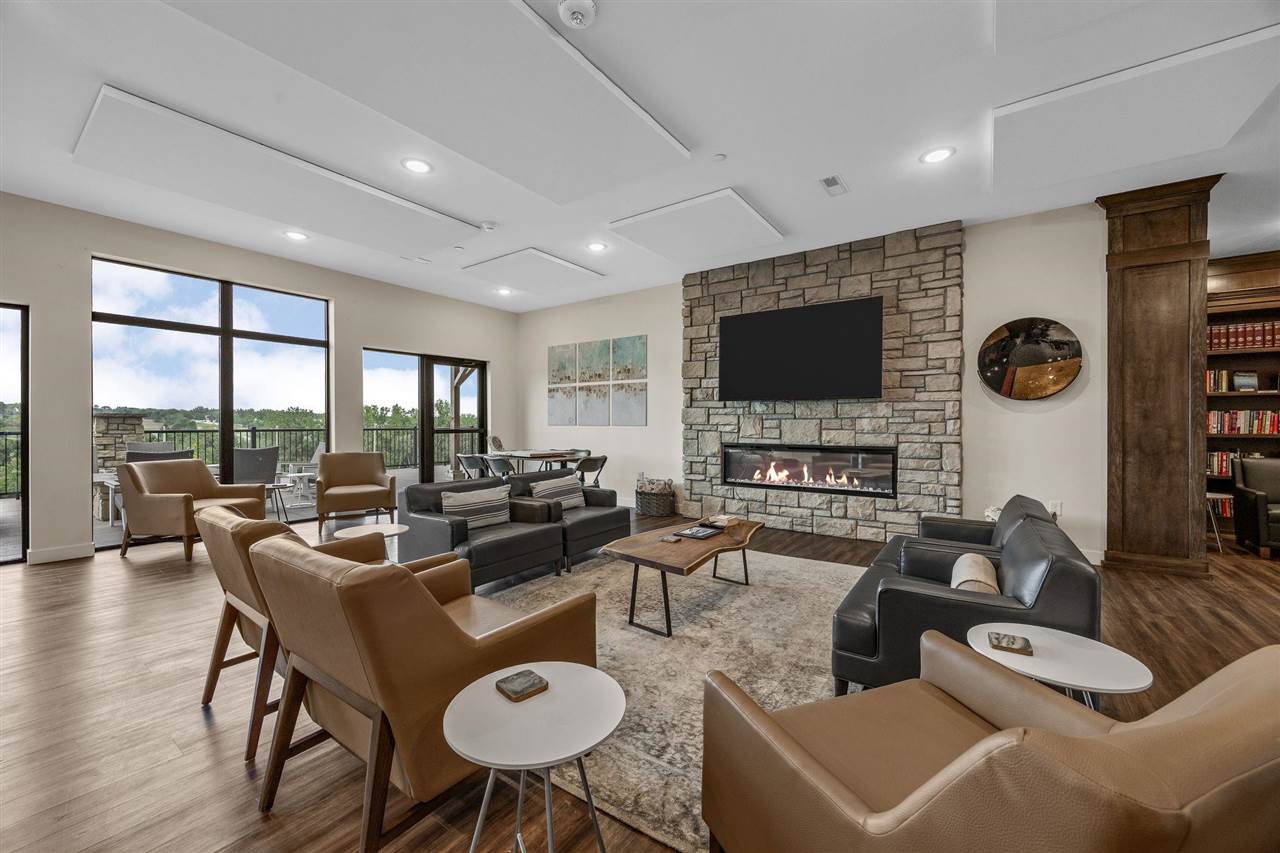 1920 Country Club Drive Unit: 108