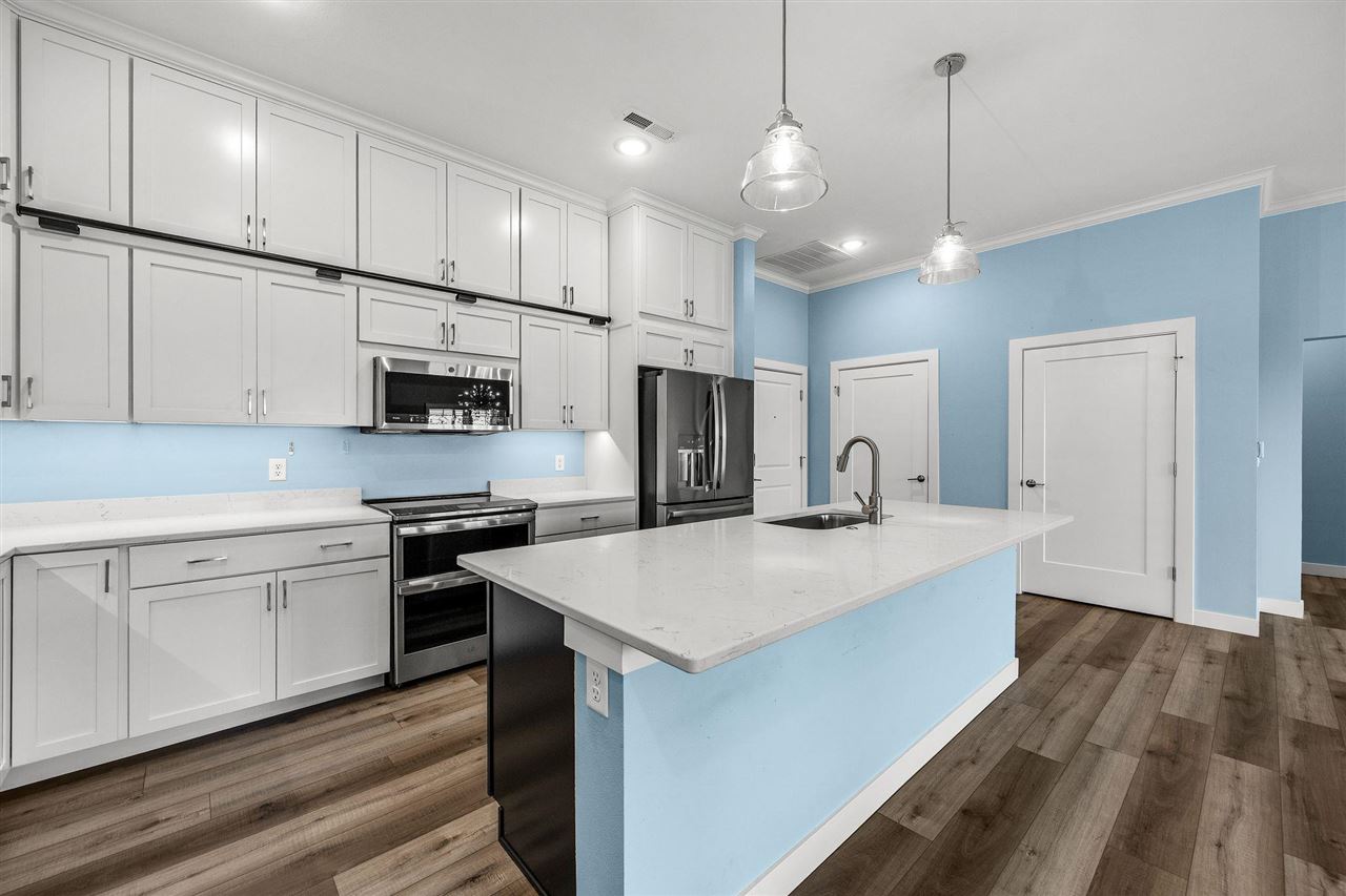 1920 Country Club Drive Unit: 108