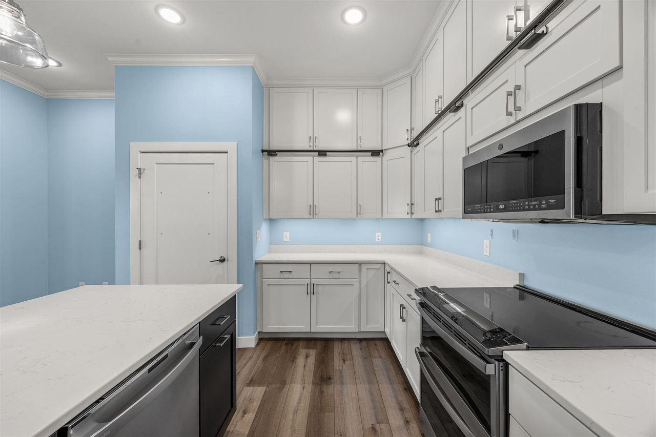 1920 Country Club Drive Unit: 108