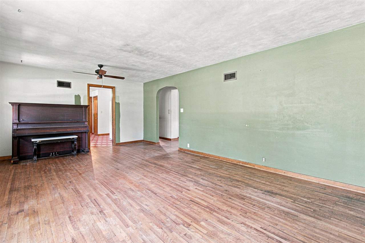 710 Kimball Ave