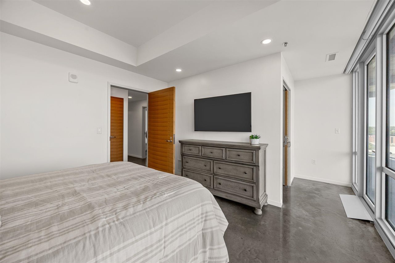 404 E College St Unit: No. 1101 + 1102