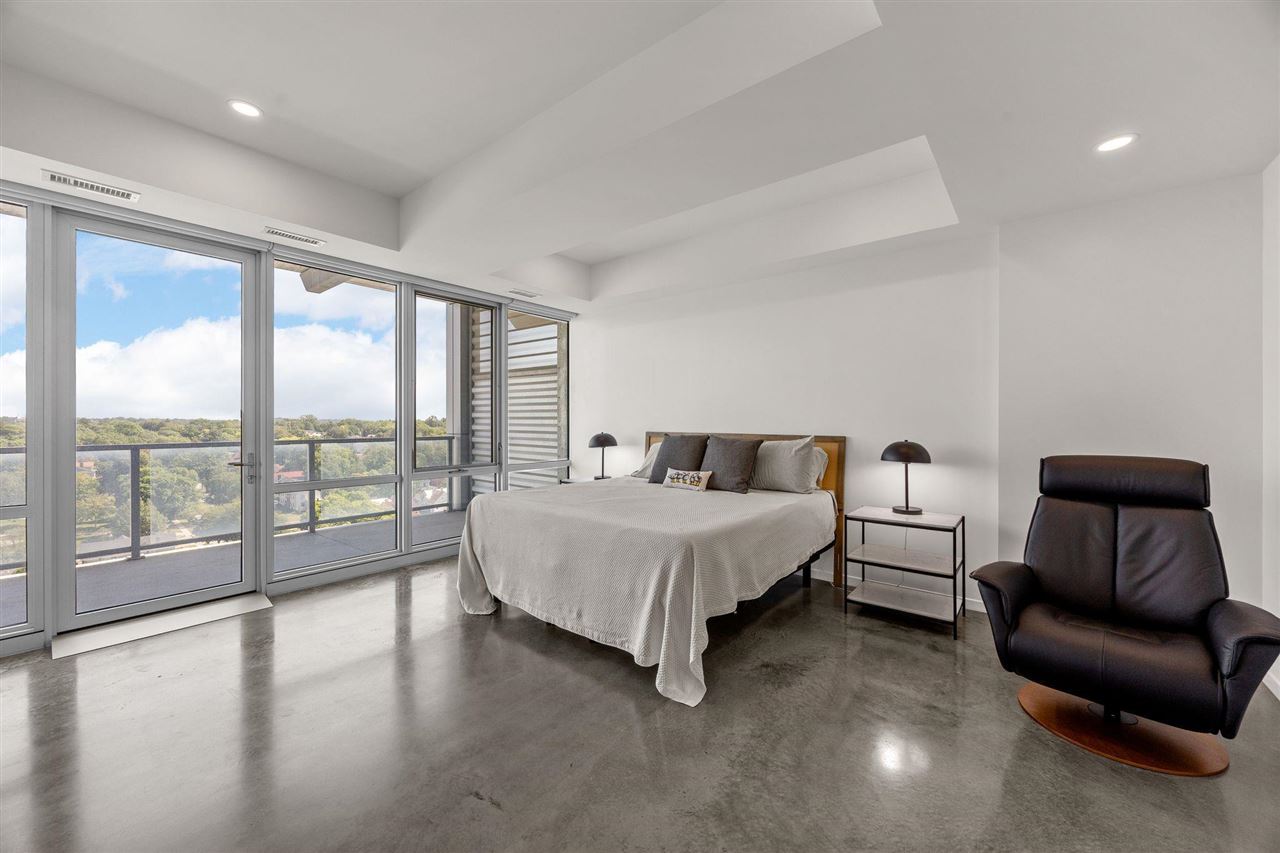 404 E College St Unit: No. 1101 + 1102