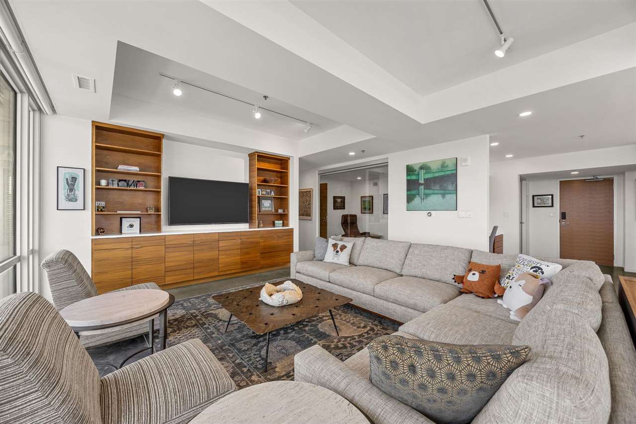 404 E College St Unit: No. 1101 + 1102