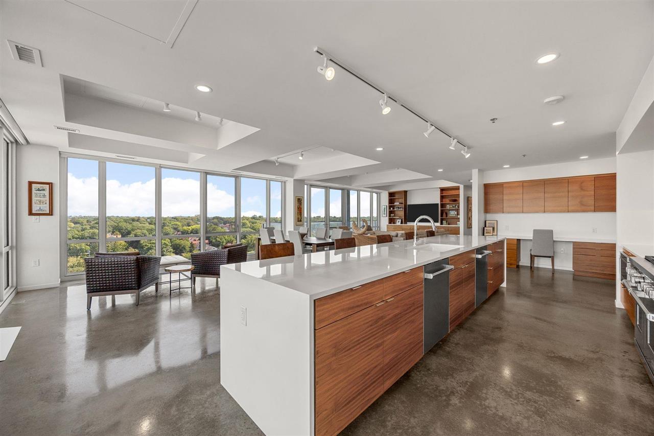 404 E College St Unit: No. 1101 + 1102