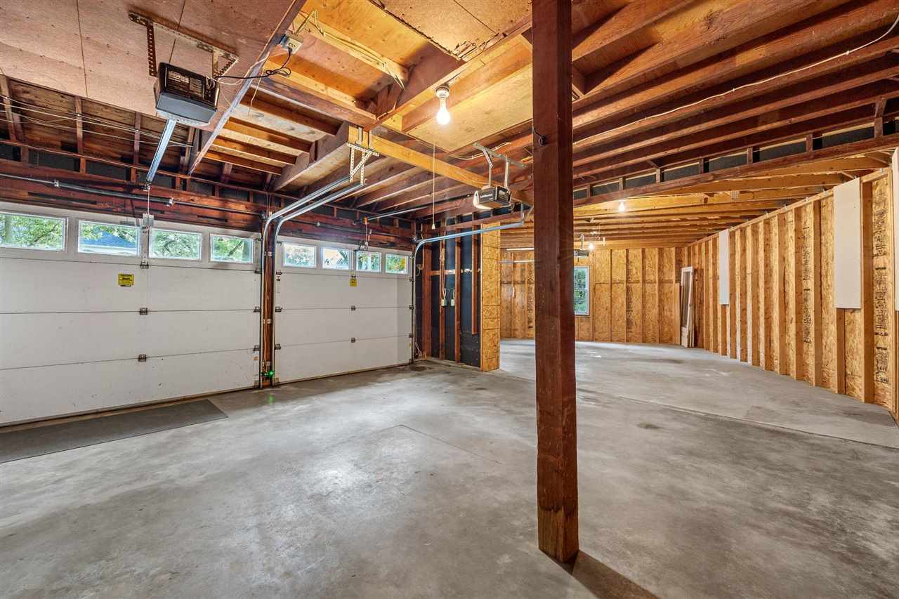 10 Oakridge Ave
