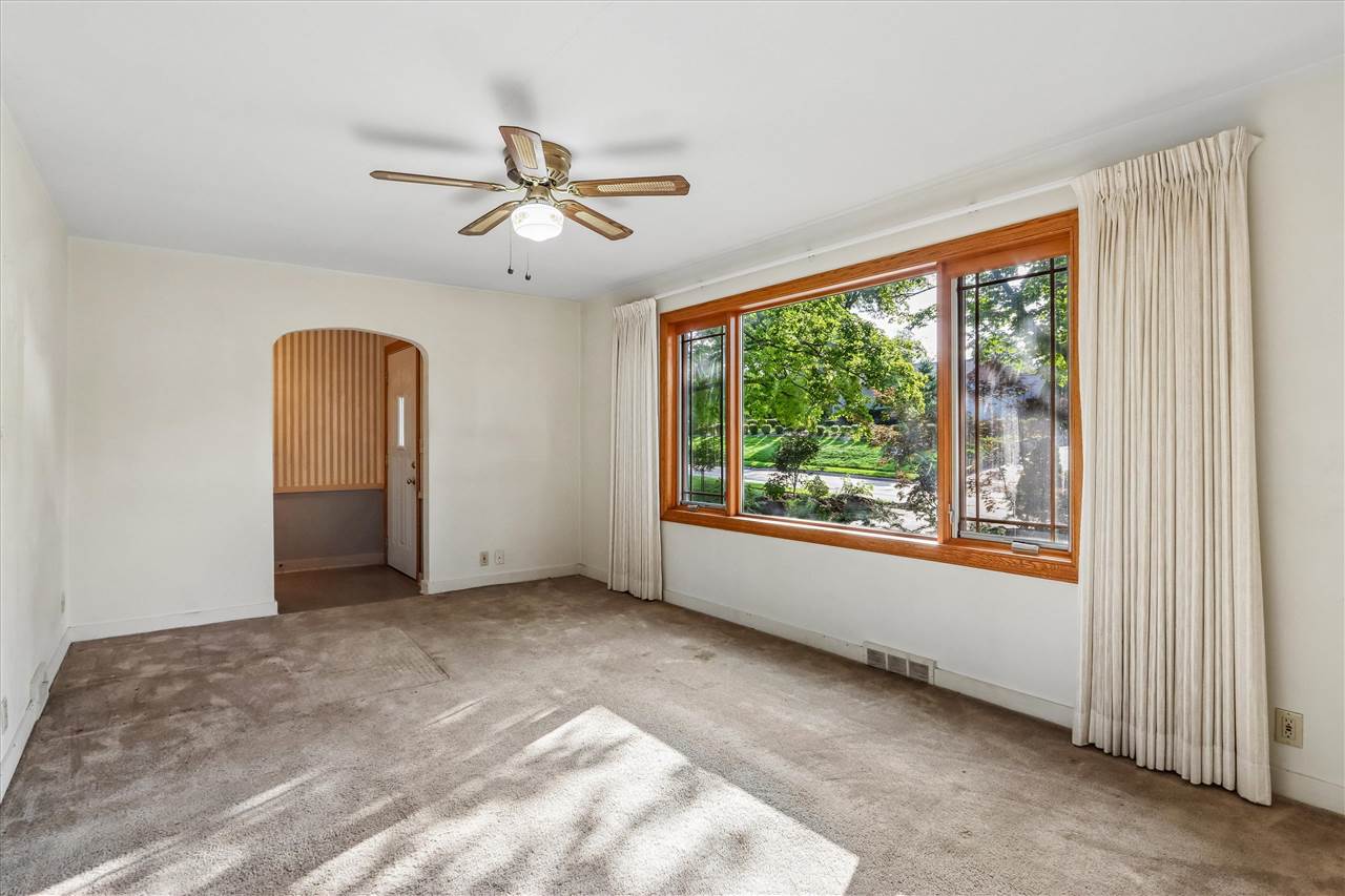705 9th Ave