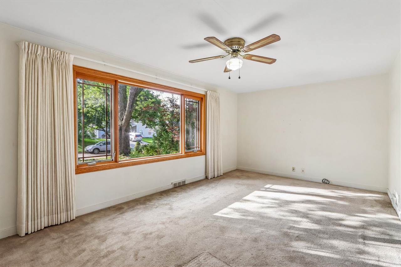 705 9th Ave