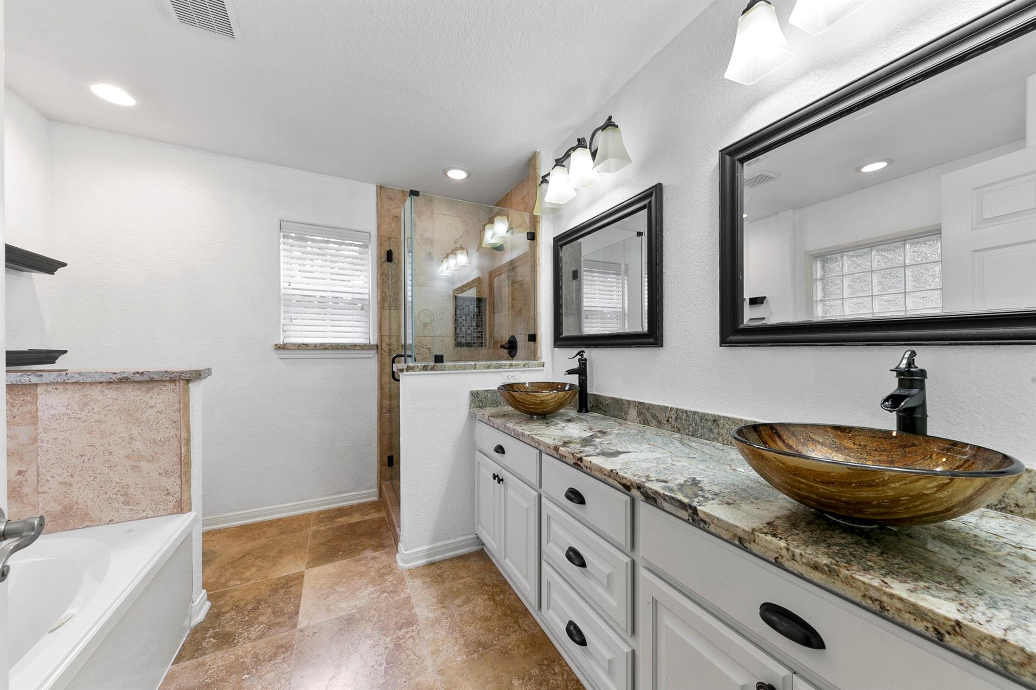 3430 W Meadow Lane