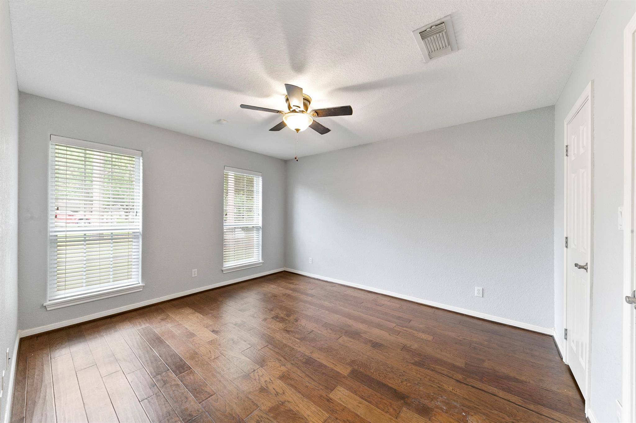 3430 W Meadow Lane