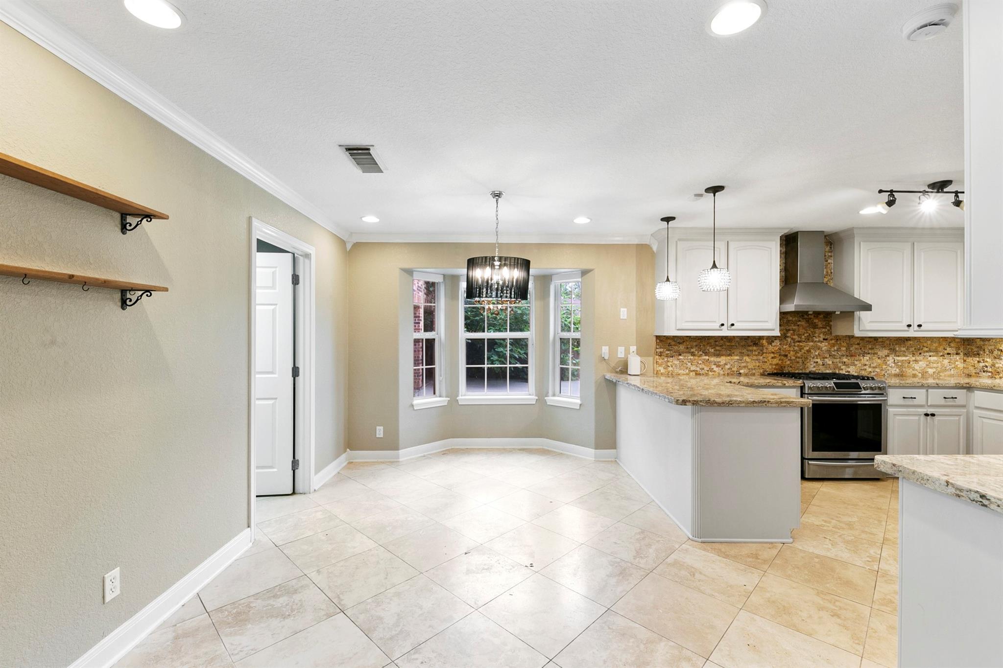 3430 W Meadow Lane