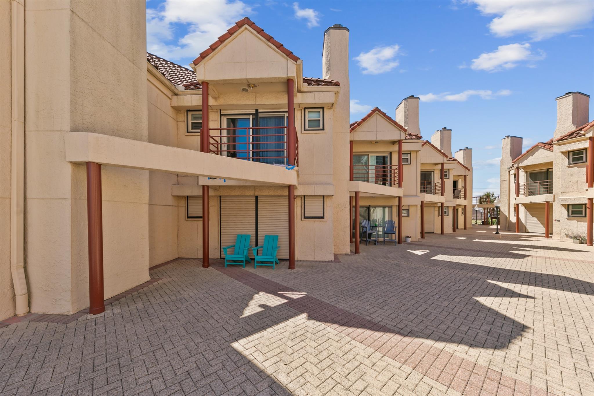 7312 Seawall Boulevard # 208